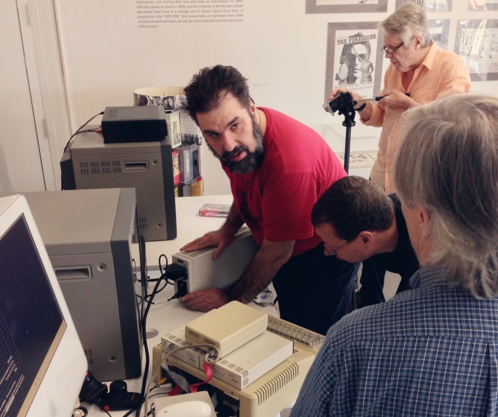Jason Scott powering on The Sider, Doron and Phil looking on Jason Scott powering on The Sider, Doron and Phil looking on